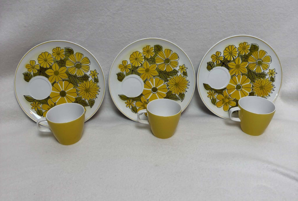 By Jonas Robert Cera-Stone VTG Snack Plates w/Cups Retro Yellow Flowers Set of 3